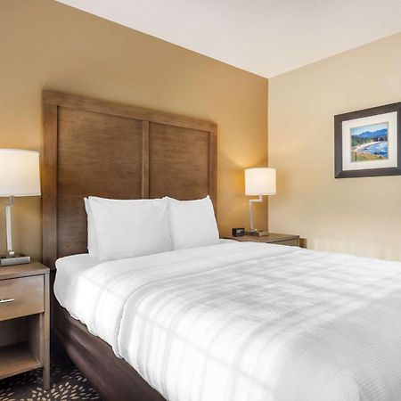 Best Western Columbia River Waterfront Hotel Astoria Bagian luar foto