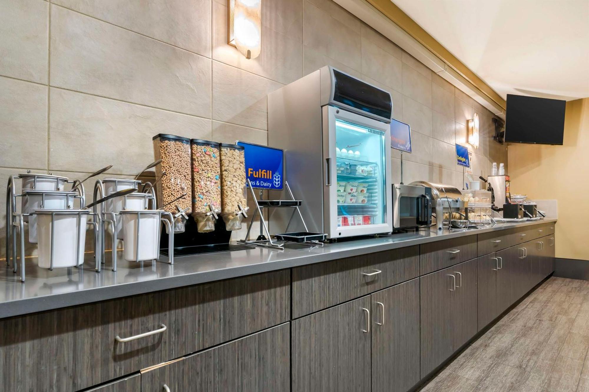 Best Western Columbia River Waterfront Hotel Astoria Bagian luar foto