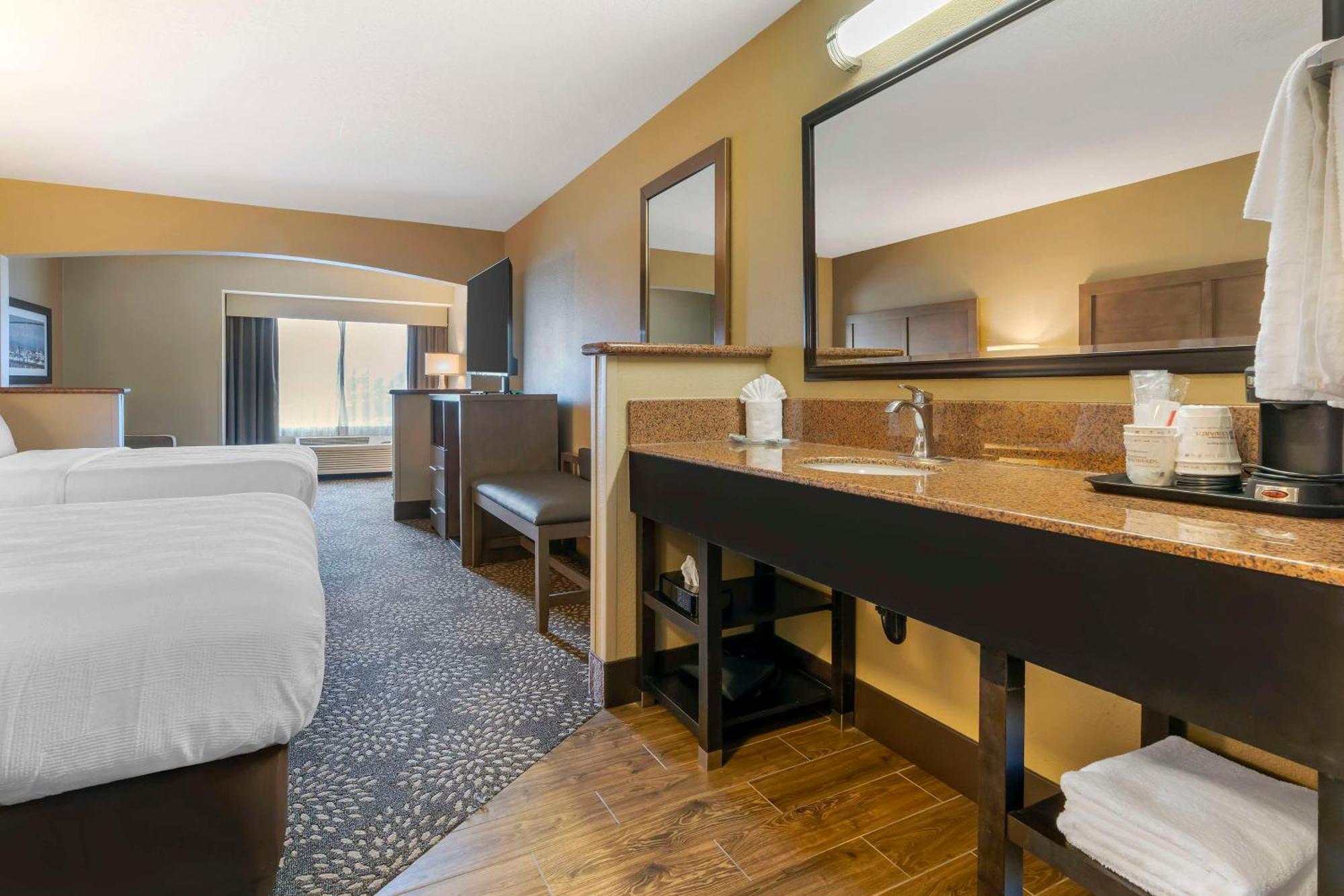Best Western Columbia River Waterfront Hotel Astoria Bagian luar foto