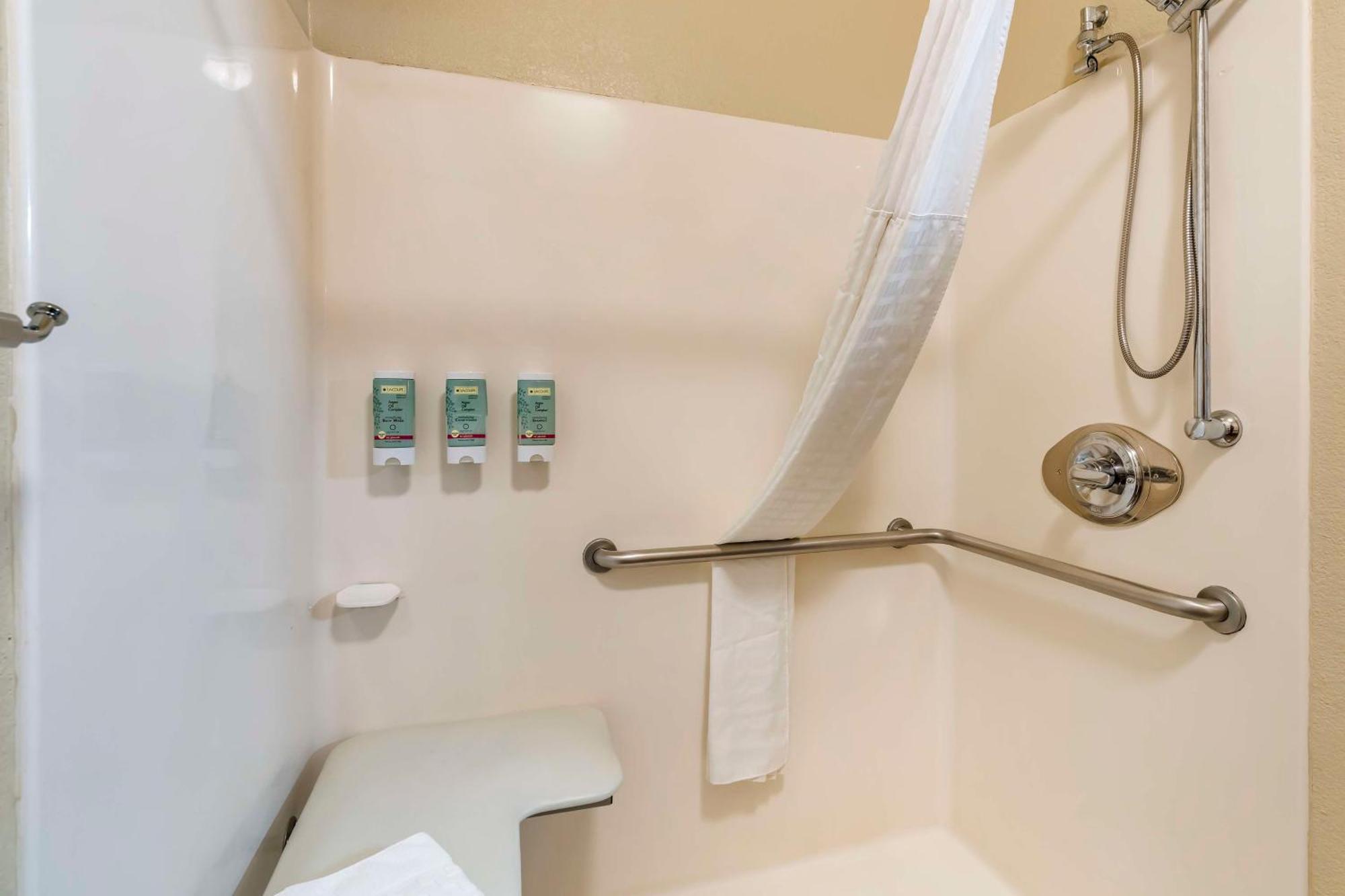 Best Western Columbia River Waterfront Hotel Astoria Bagian luar foto