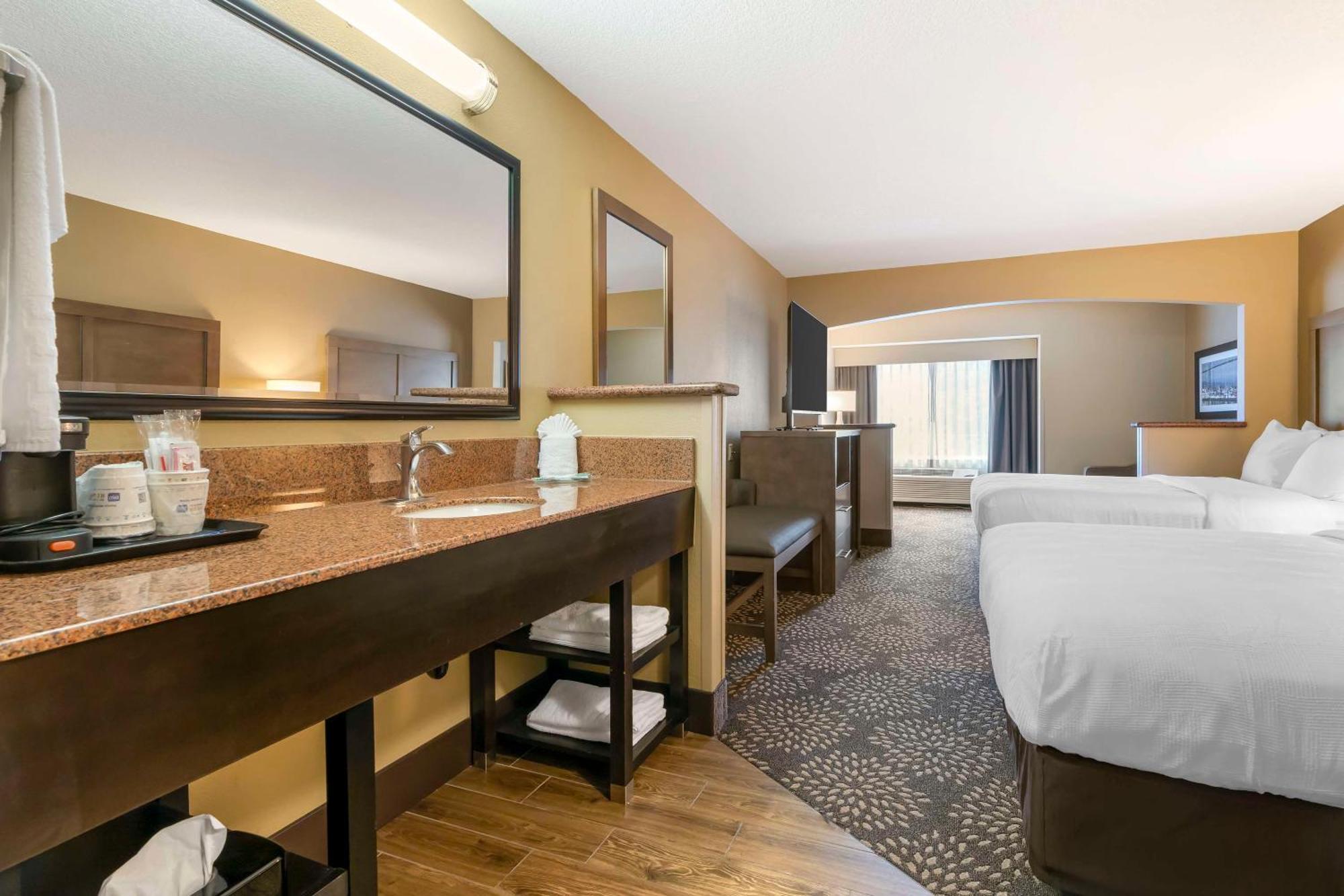 Best Western Columbia River Waterfront Hotel Astoria Bagian luar foto
