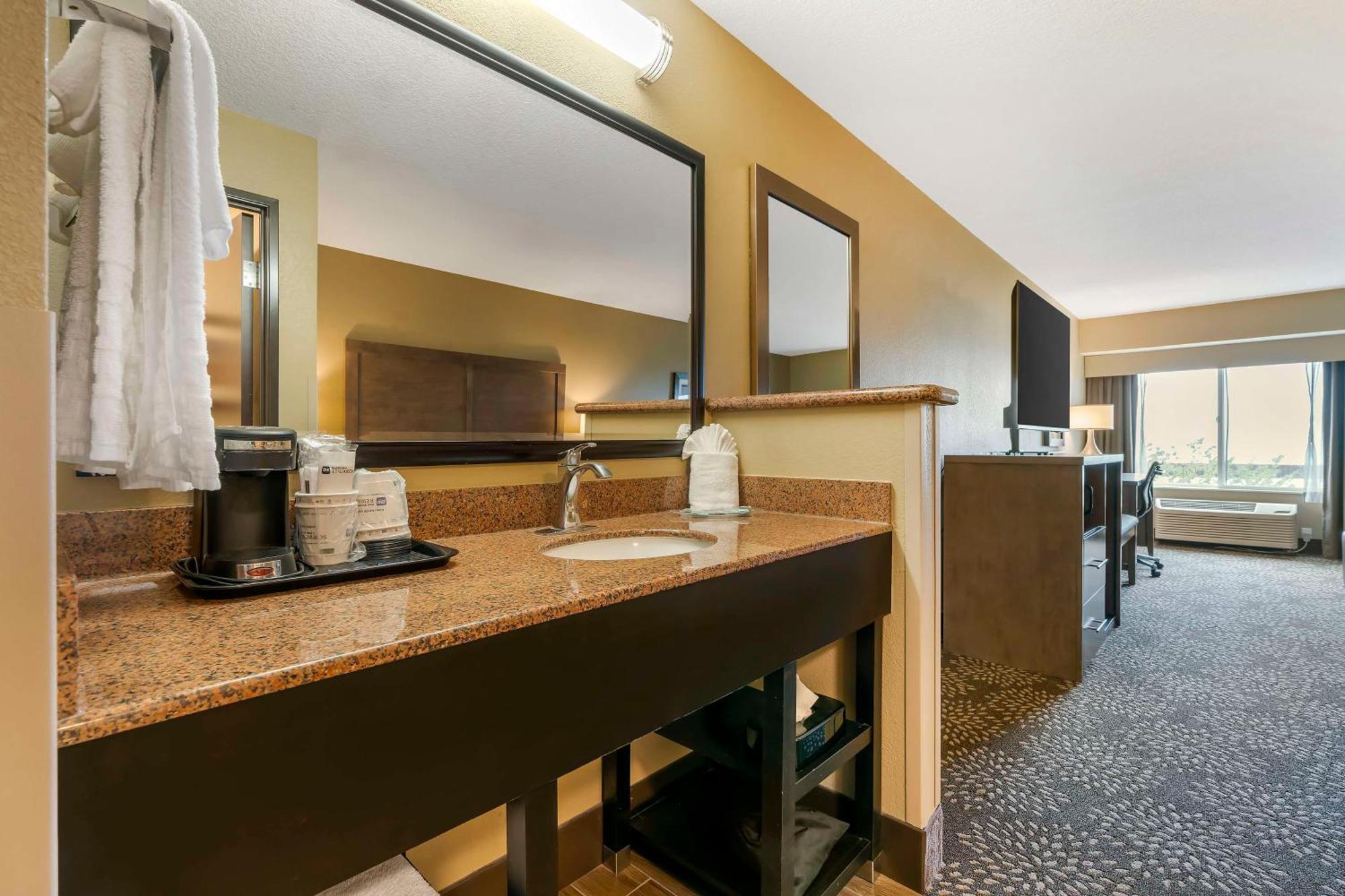 Best Western Columbia River Waterfront Hotel Astoria Bagian luar foto