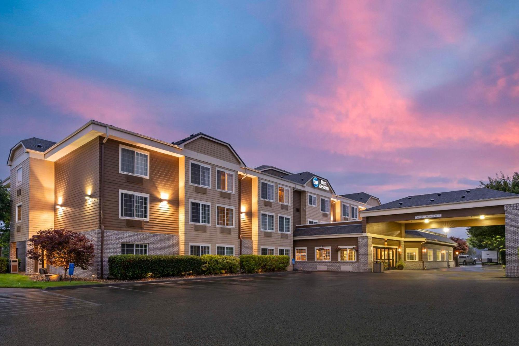 Best Western Columbia River Waterfront Hotel Astoria Bagian luar foto